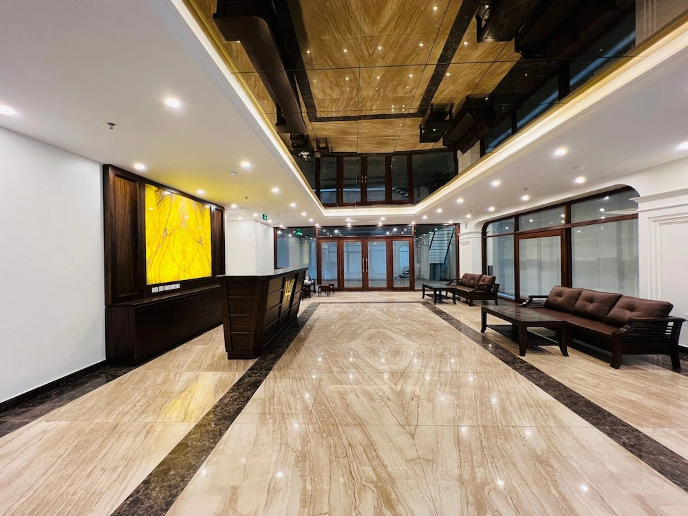 Hanoi Apartment Lac Long Quan
