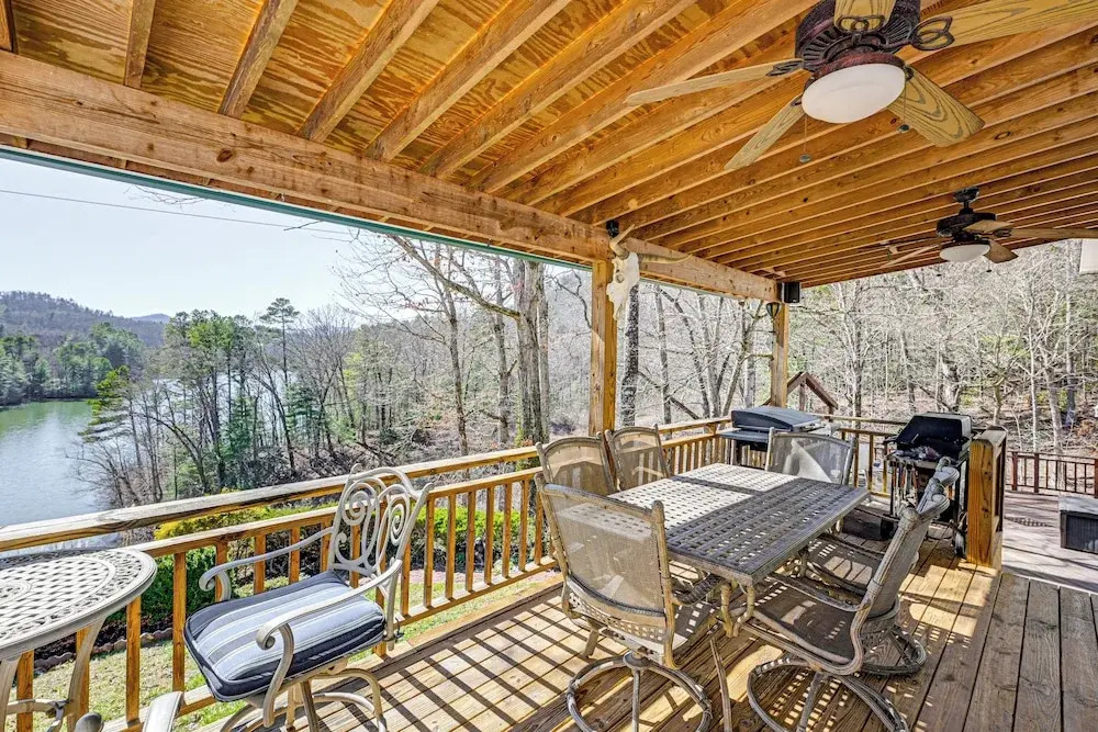 Lakefront Cabin Retreat w/ Dock in Robbinsville!