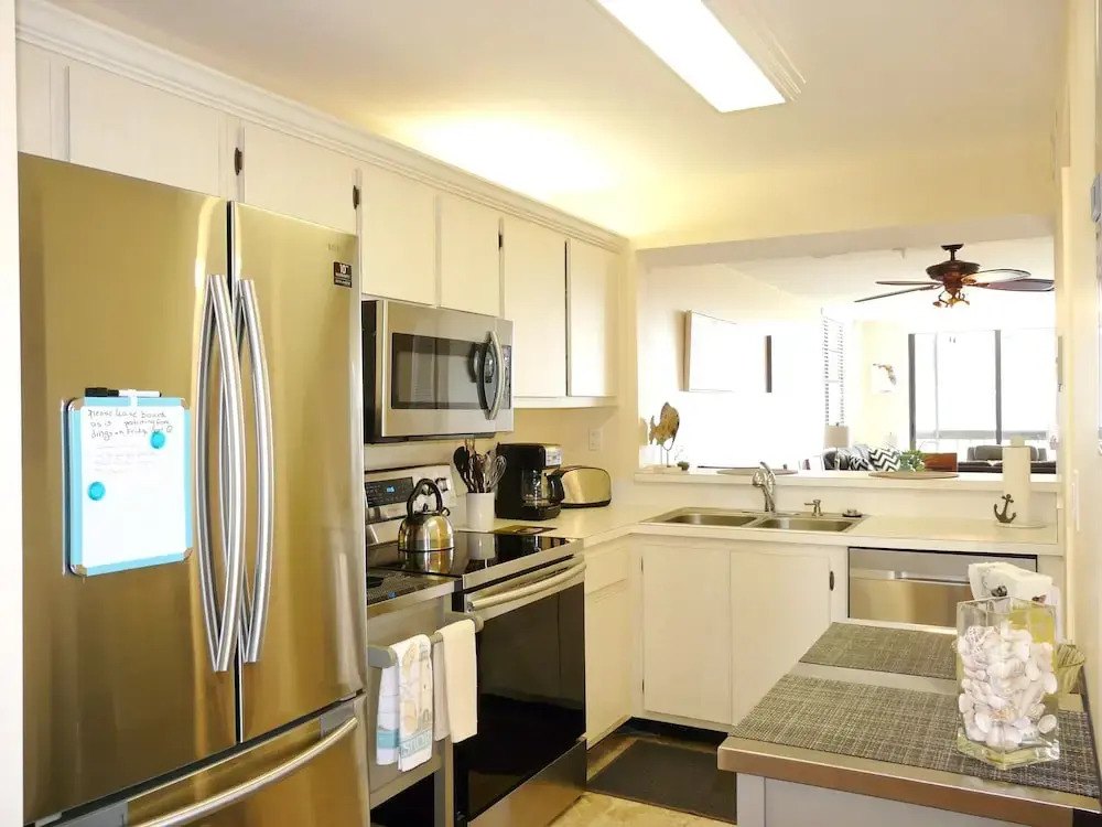 Condo With Pool, View of Clam Bay and Walk to Beach