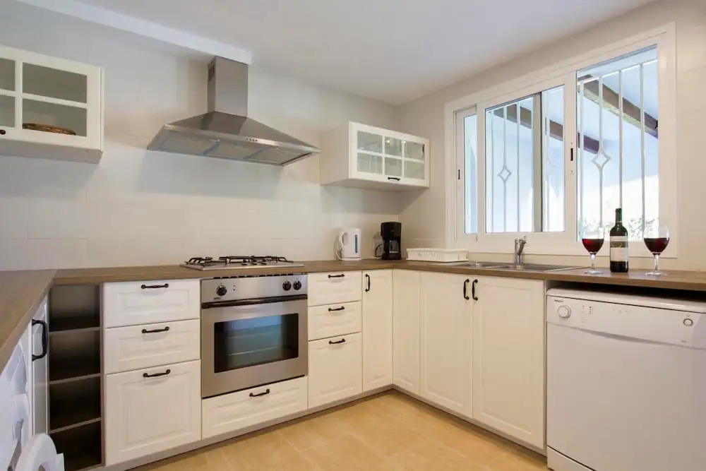 Villa - 2 Bedrooms with Pool and WiFi - 103152