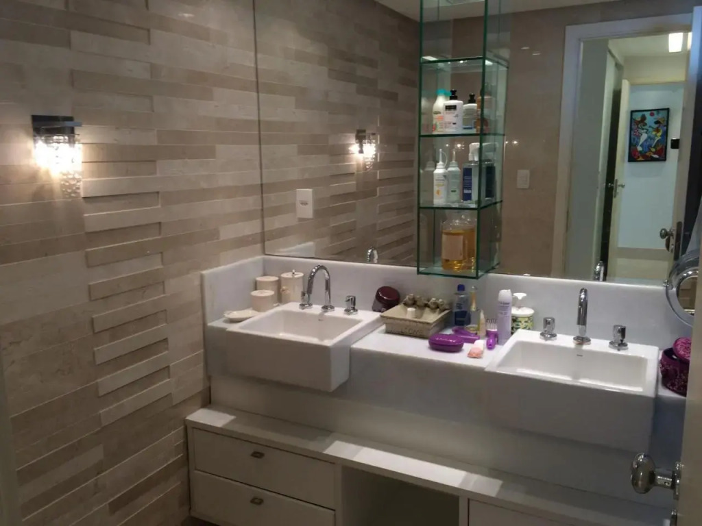 Apt Luxo 4 quartos Barra