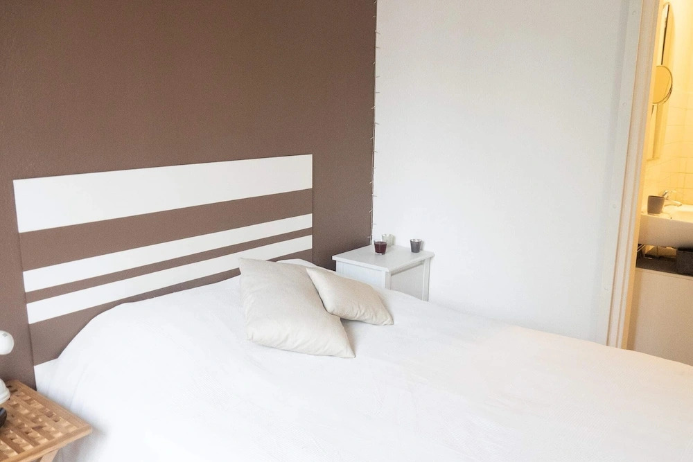 Beautiful Charming and Bright apt Near Paris