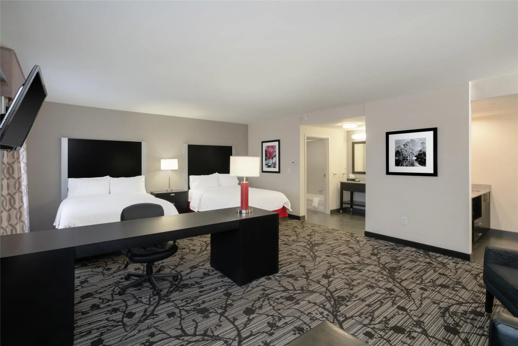 Hampton Inn and Suites Roanoke Airport/Valley View Mall