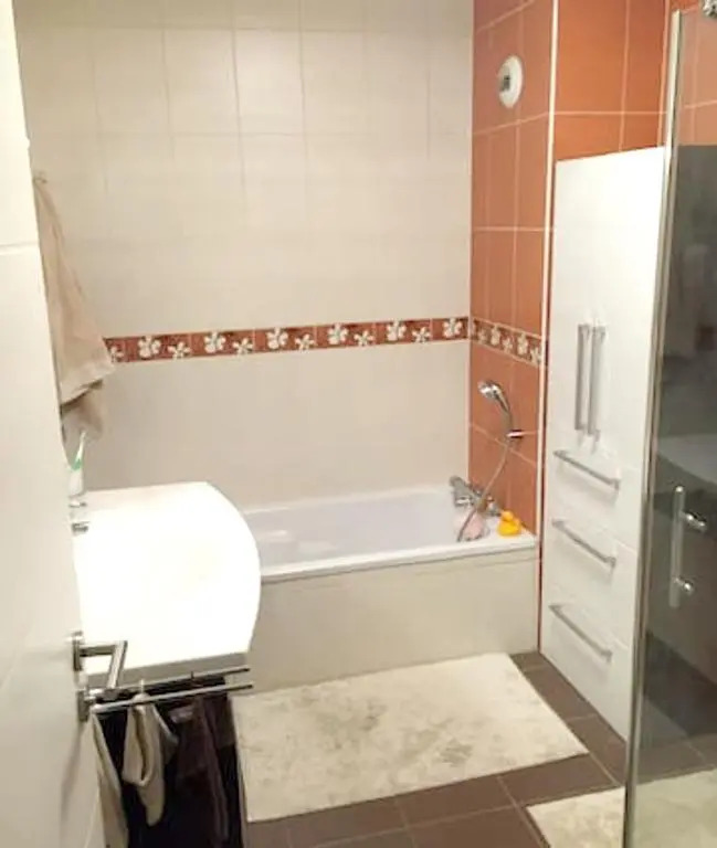 Appartement de 2 chambres avec balcon et wifi a Apach