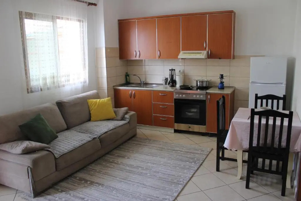 Bledi's Cozy Apartment 2 in New Blvd