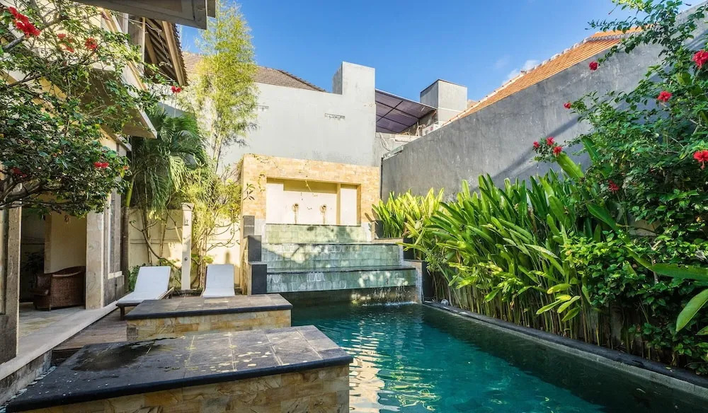3 bedroom villa river side Legian