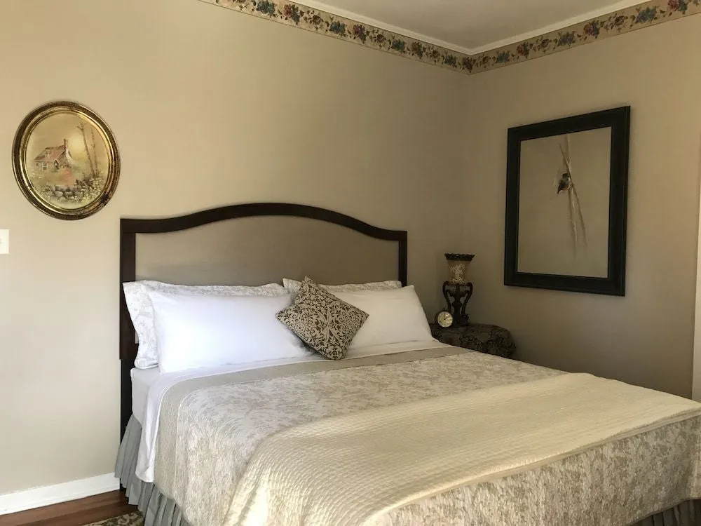 Sassafras Inn