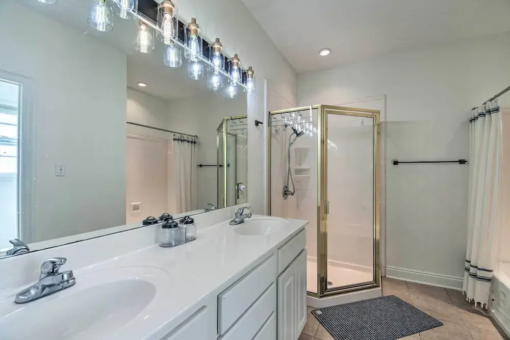 Pool Access & Steps to Beach: Coastal Getaway