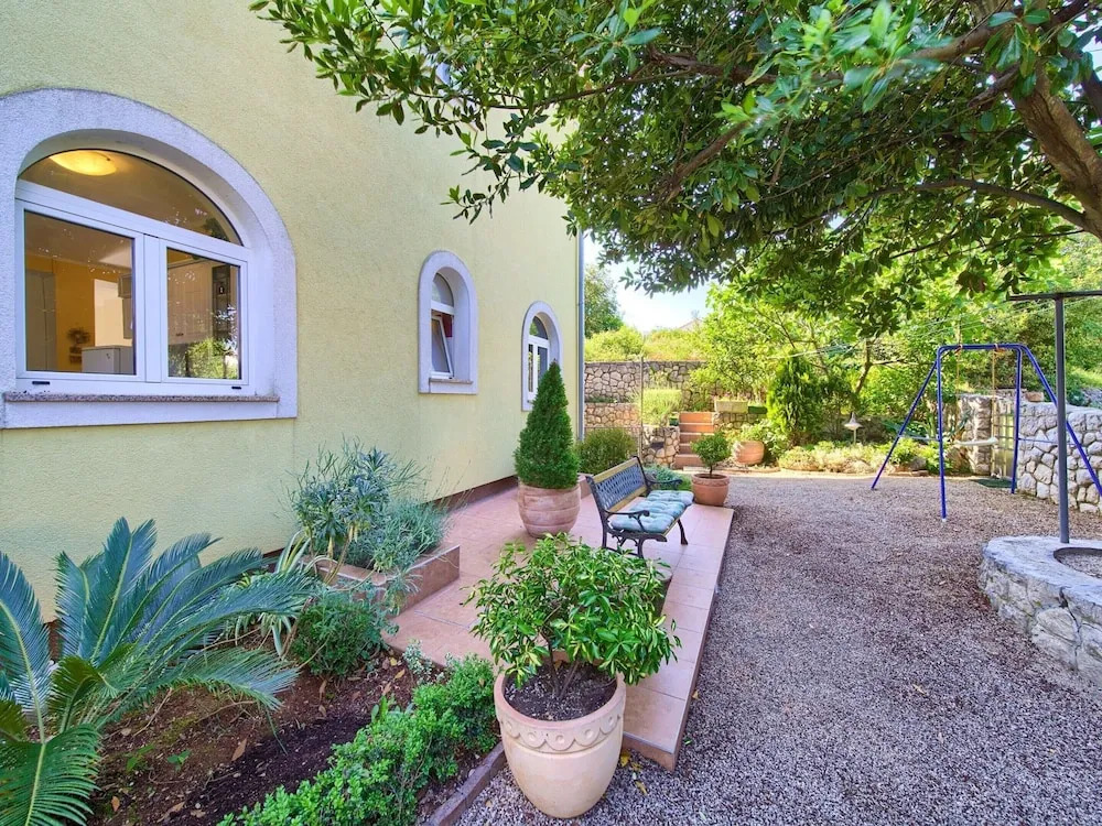 Nice Apartment With Private Terrace Near the Sea