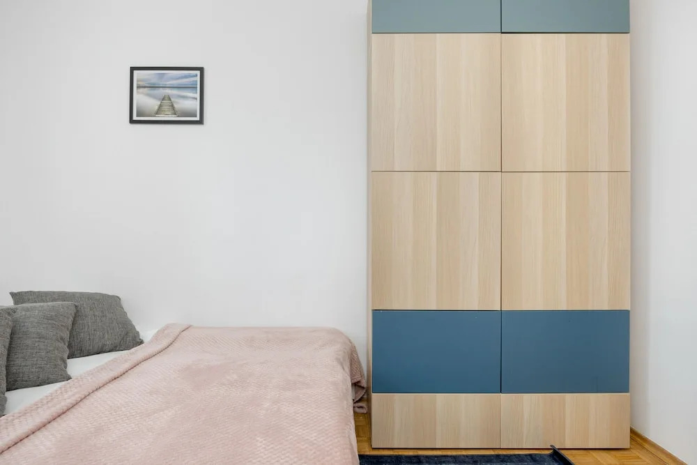 Apartment With Three Bedrooms by Renters