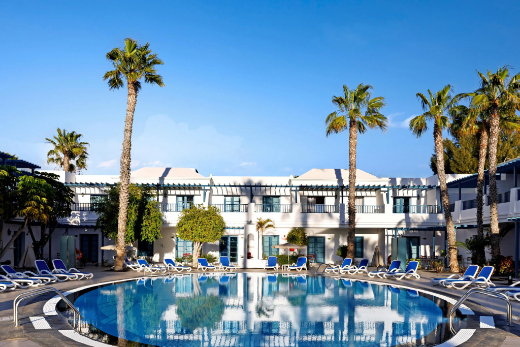 Отель THB Tropical Island