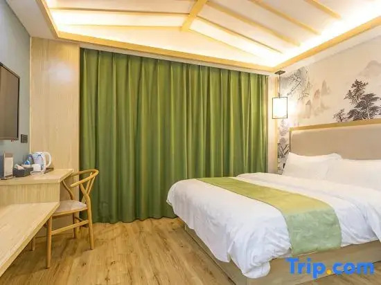 Vienna Classic Hotel (Qingdao Chengyang District Zhengyang Middle Road Subway Station)