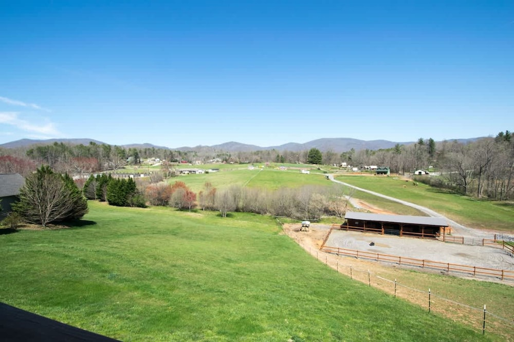 Scenic 4BR w Deck Farm Views Near Asheville