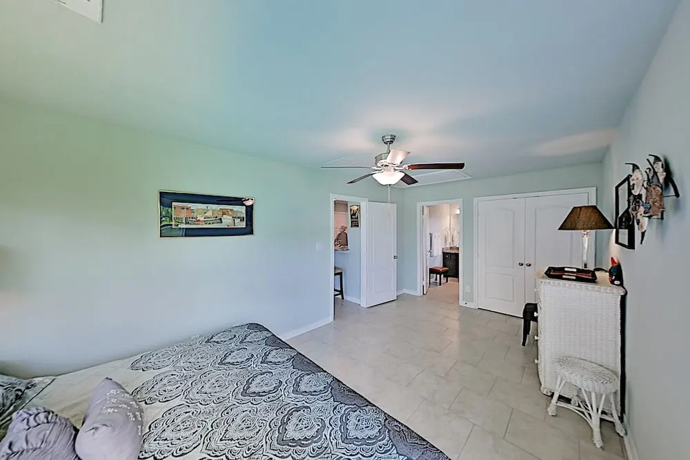 All-suite Bayview W/ Fenced Yard & Roof Deck 2 Bedroom Home