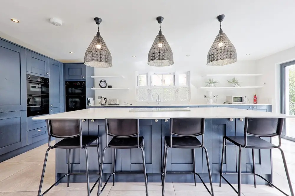 Mayrose House 6BR 4bath Luxe Spacious Retreat