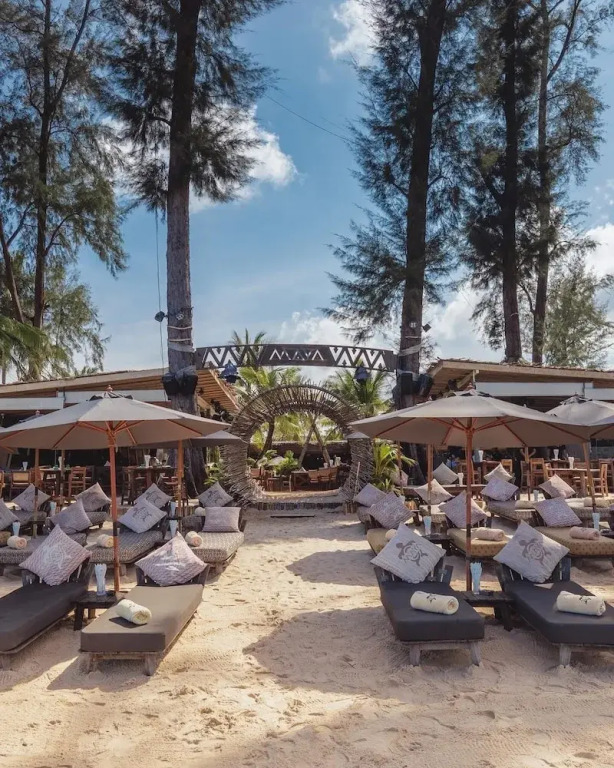 Fabulous 2br Pool Villa Walk to Bangtao Beach and Catch Club