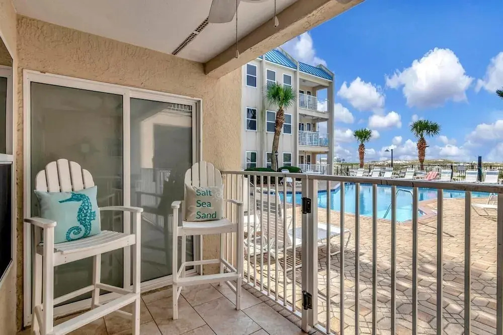 Poolside Villas 106 - Updated beachfront condo on Holiday Isle in Destin