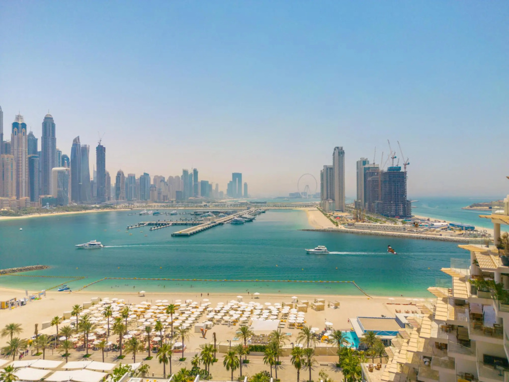 Dxb - Five - 30906 - Pj