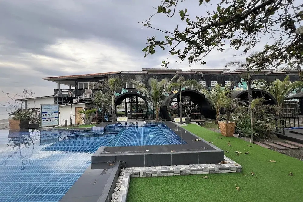 Funtasea Hotel and Beach Resort