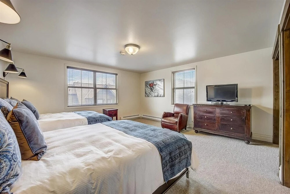 Coopers Collection 34 - Resort Plaza 5037
