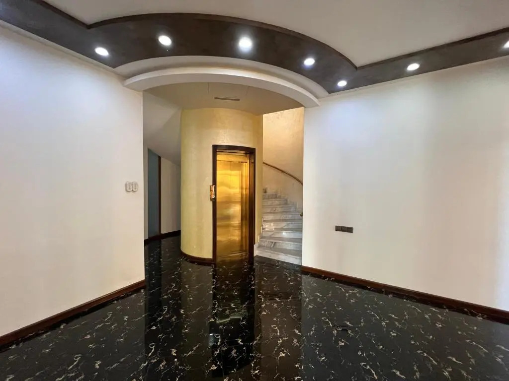 Kocharyan Street, 5 bedrooms Luxury, Unique House MS555