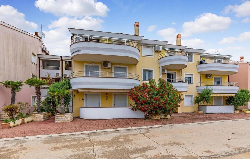 Amazing Apartment in Medulin With Wifi and 3 Bedrooms