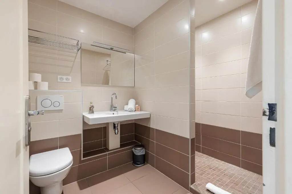 2 BDR Villefranche-sur-Mer Sea View Parking and Swimming Pool