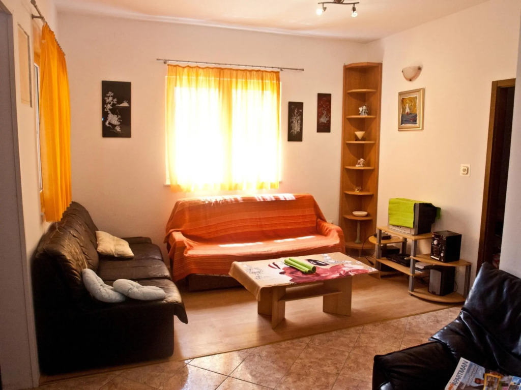 Deni - 70m From Beach - A1