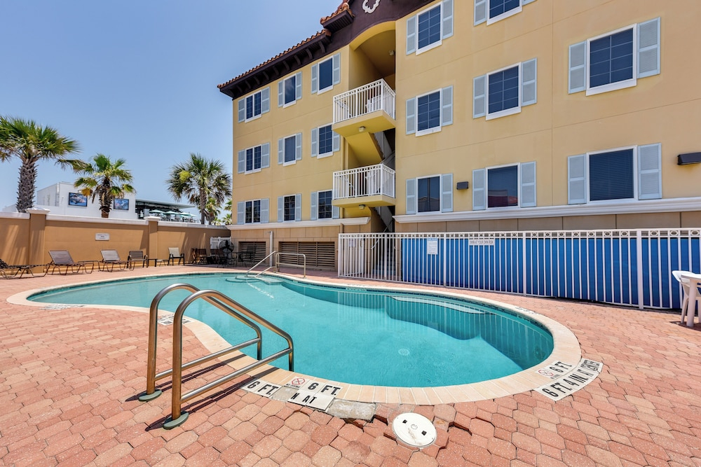 Pet-friendly Fernandina Beach Condo: Walk to Beach