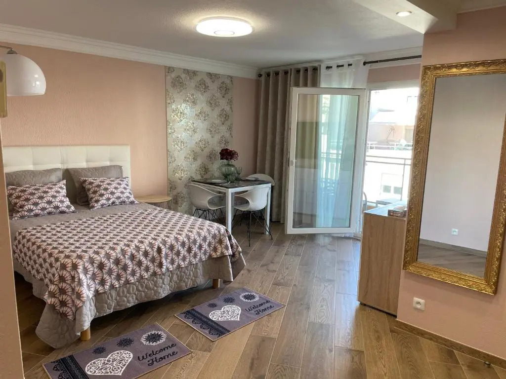 Studio with Swimming Pool 80 Meters Near the Beach (Adults Only)