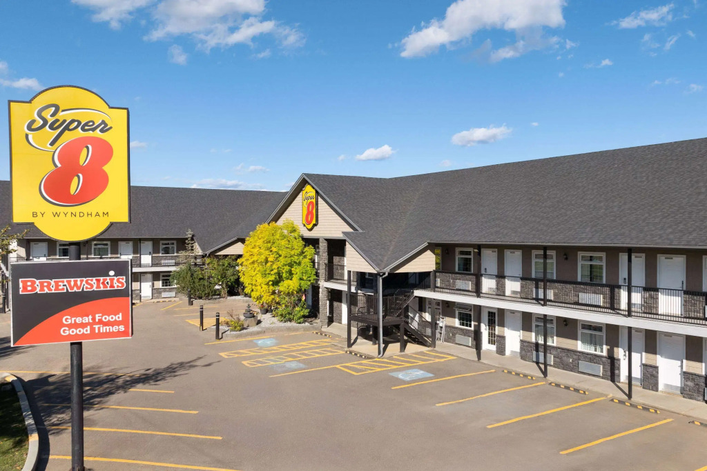 Super 8 by Wyndham Fort McMurray