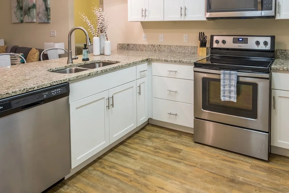 2 BR Suite with balcony by Frontdesk