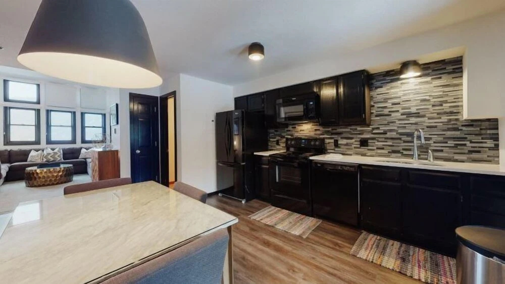 Premier Ski in, Ski-out 1 Bedroom Condo With Spectacular Views, Heated Outdoor Pool and Hot Tub, Short Walk to Village