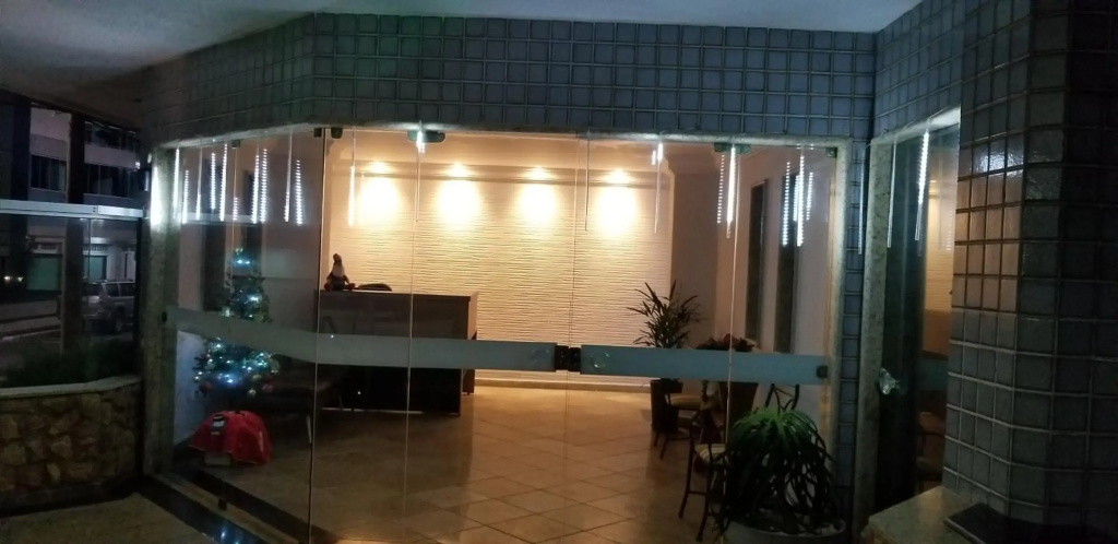 Apartamento Frente para o Mar-PÉ NA AREIA -VISTA TOTAL PARA O MAR -ÁREA DE CHURRASCO PRIVATIVA COBERTA-WIFI-NETFLIX -DISNEY PLUS -STARMAX- HBO MAX - JOGOS- FIRE TV STICK POR COMANDO DE VOZ- TV DE ASSINATURA EM TODOS OS QUARTOS
