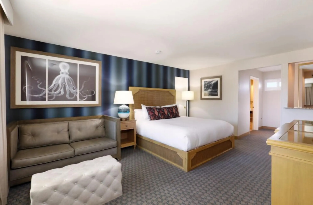 Spyglass Inn