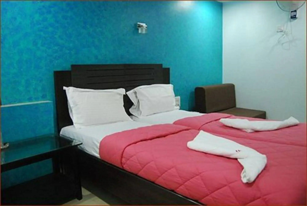 Apex Dormitory Andheri - Near Airport and Marol Metro Station