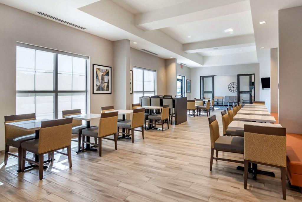 Comfort Suites Grandview - Kansas City