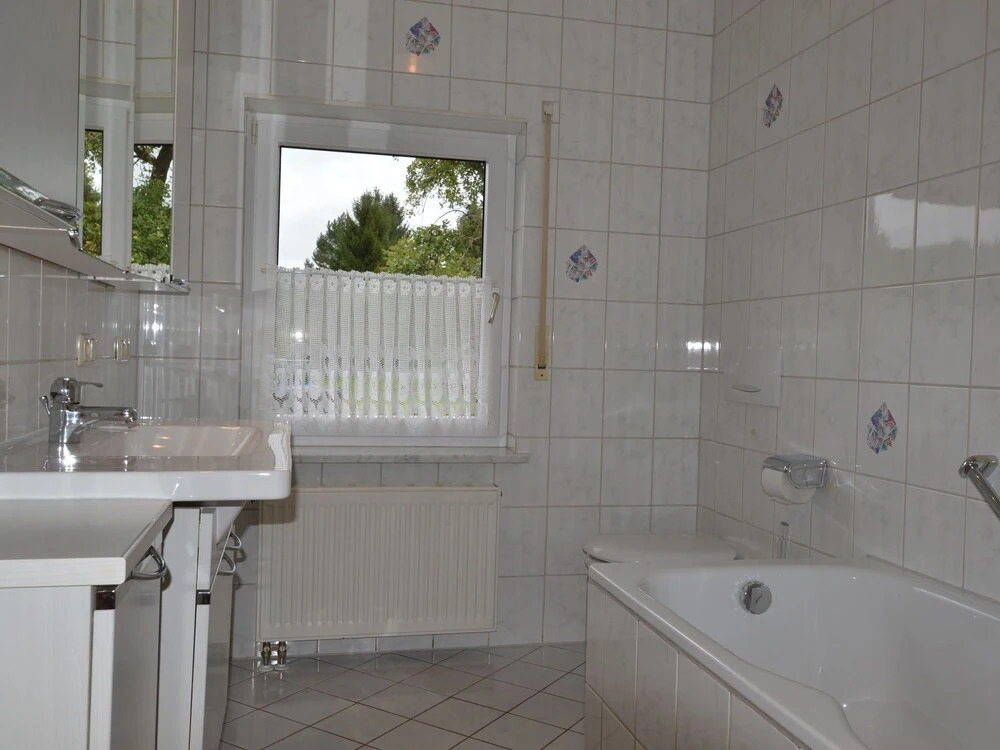 Cozy Holiday Home with Garden in Gees