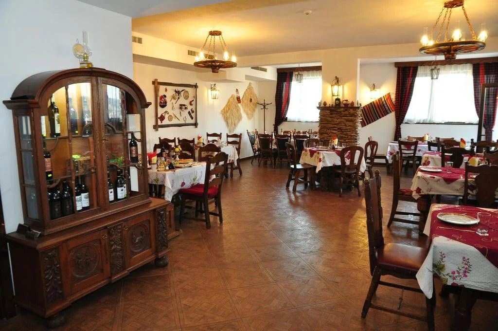 Family Hotel Emaly 2