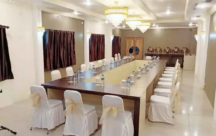 The Rich Hotel