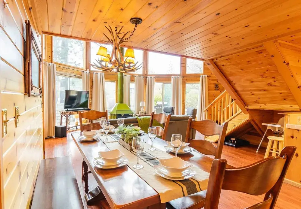 Discover Serenity Cozy Cabin With Mountain Views