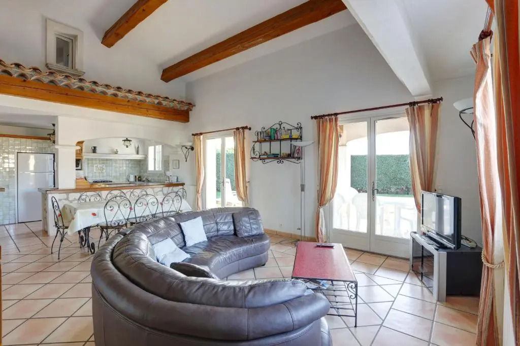 villa de charme, 8 pers, climatisée, piscine chauffée, calme garanti