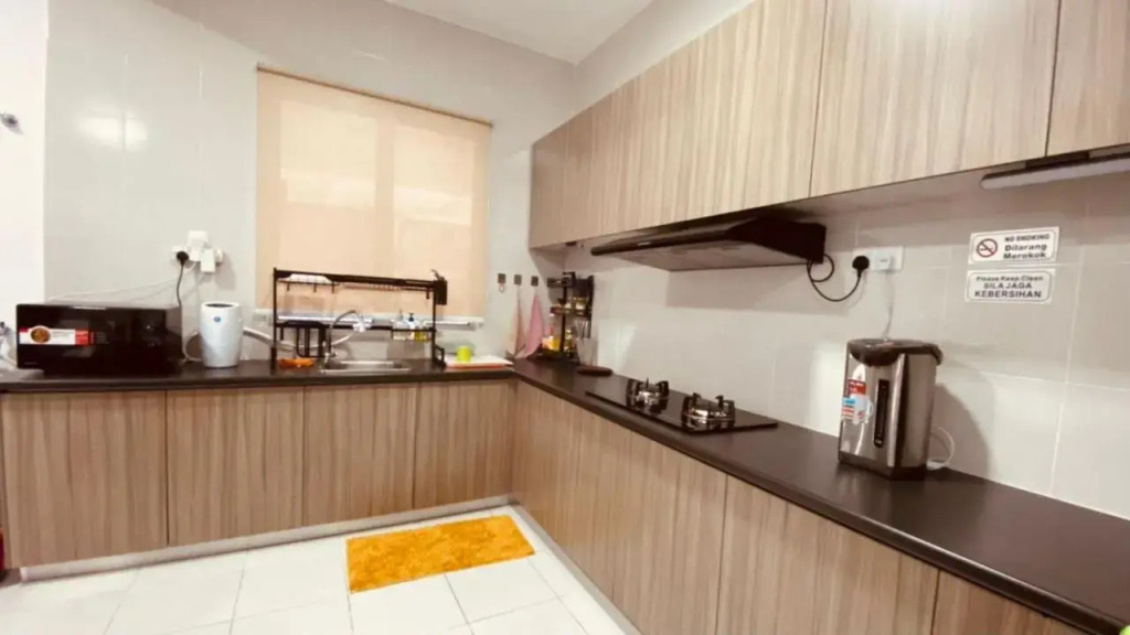 Homestay Ustazah @Residensi Adelia Bangi Avenue