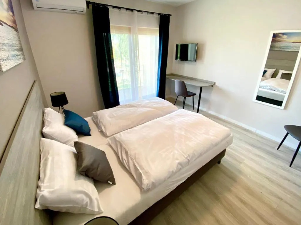 Hotel Holiday