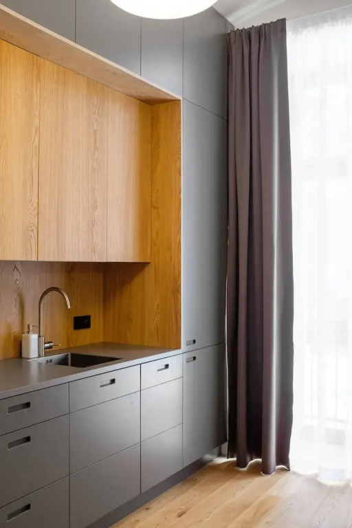 MN6 Luxury Suites by Adrez