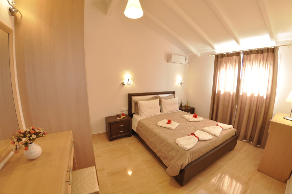 Mazis Apartments