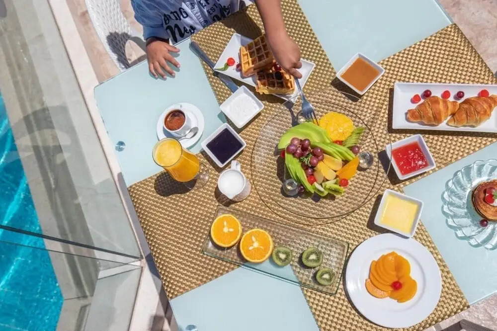 Albatros Aqua Blue Azrak VIP Package