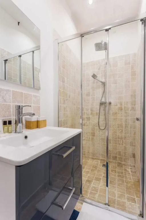 Cosy Apartment in Pigalle for 2 People