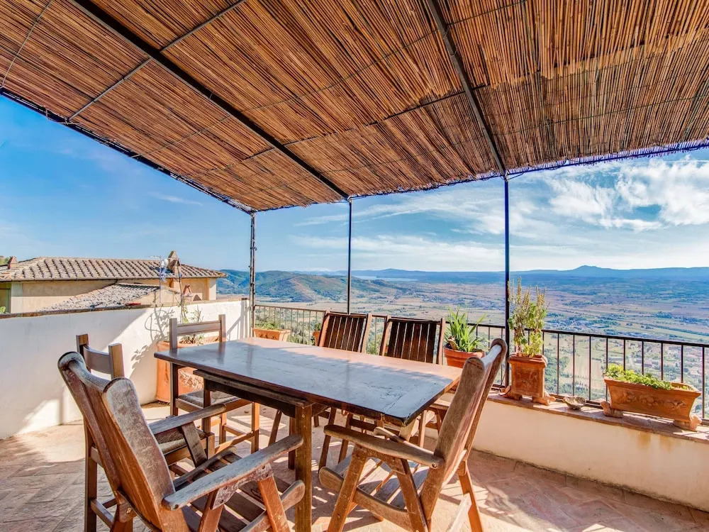 Villa in Cortona with pool