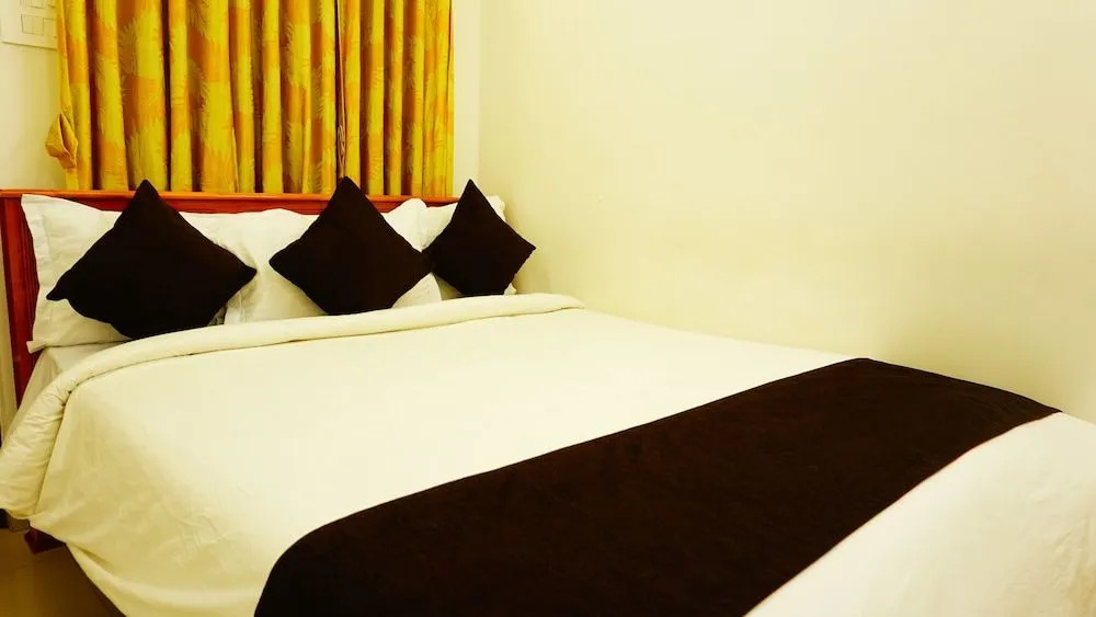 Thayamkery's Royal inn